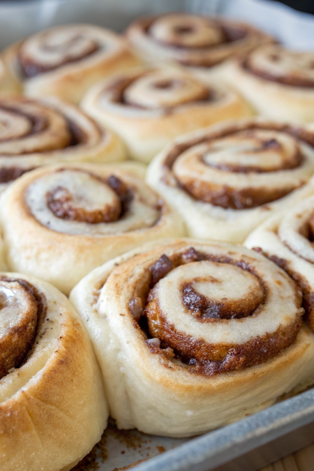 Fluffy Cinnamon Rolls with Creamy Glaze Recipe