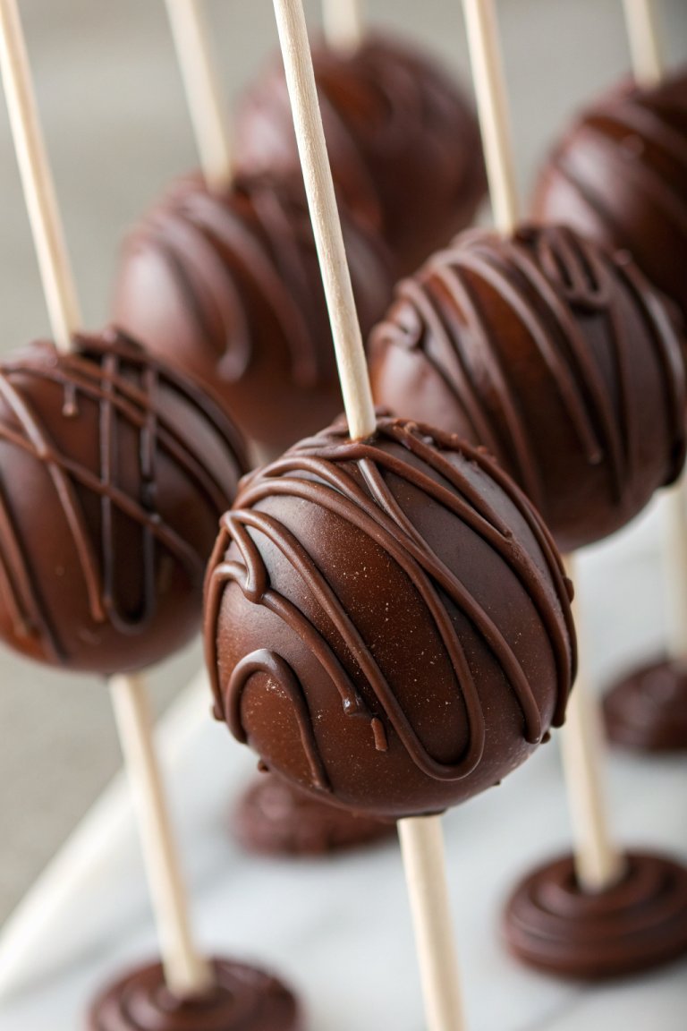 Raspberry Chocolate Cake Pops Recipe